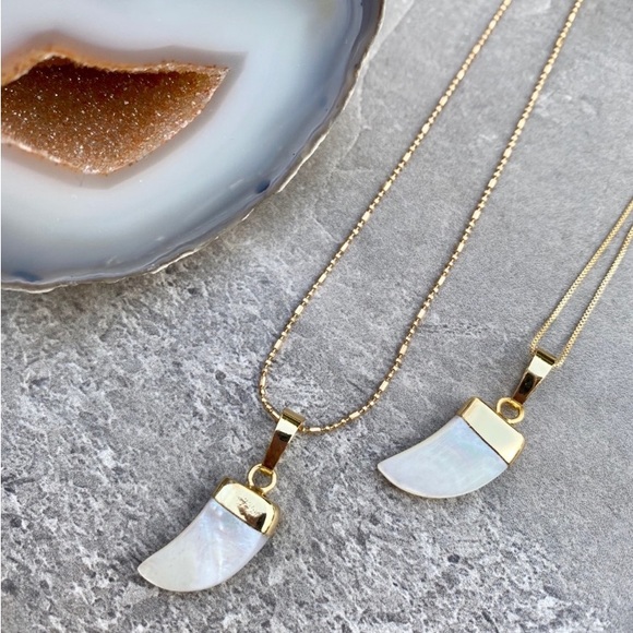 Mother of Pearl Necklace Horn Carved Shell BOHO Gold - Picture 13 of 16